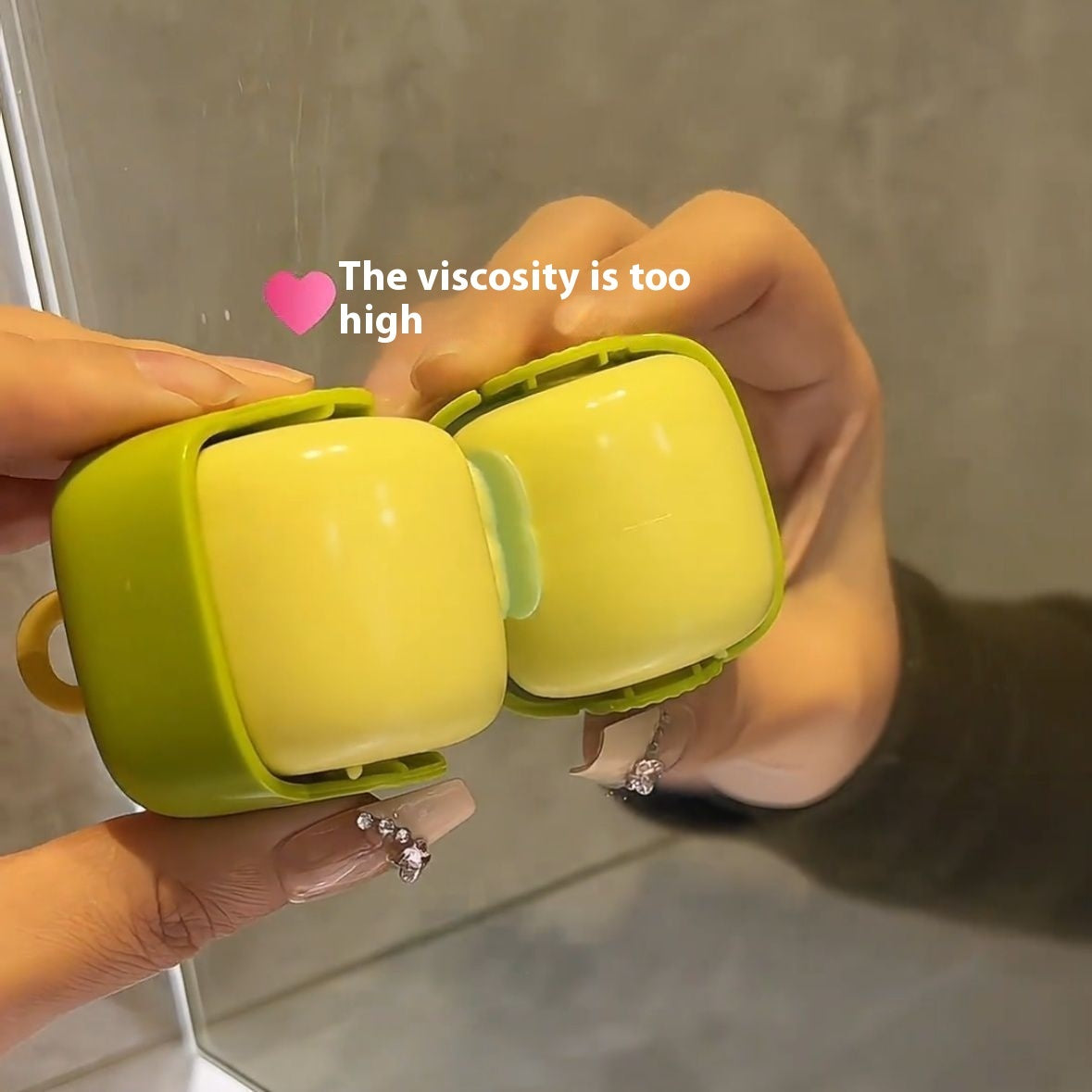 Portable Multi-Functional Lint Remover – Fabric-Safe Roller for Clothes & Home Use