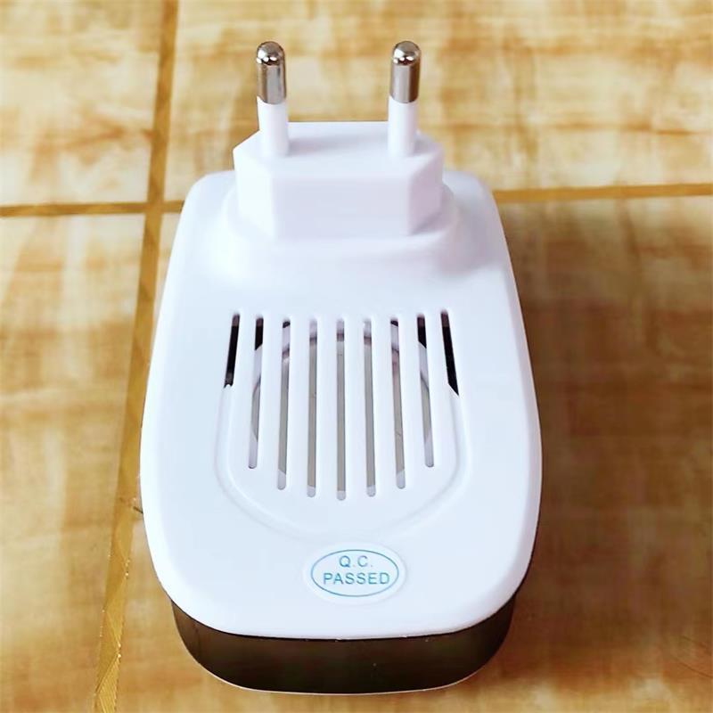 Ultrasonic Multifunctional Animal Repeller